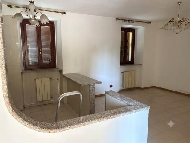 va185 - casa indipendente libera subito: 4 locali, servizi doppio box e picola area esterna recintata - Foto 6