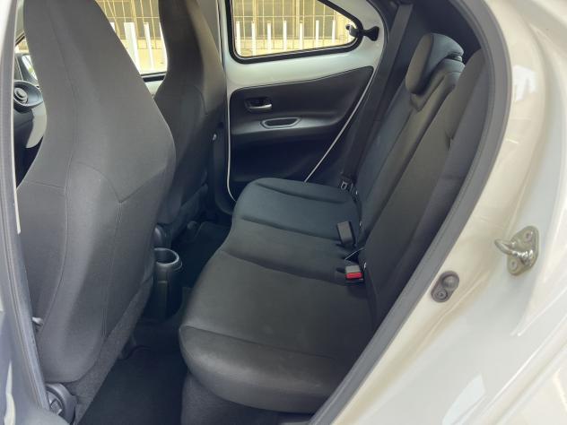 Toyota Aygo X 1.0B (72 CV) Active - Foto 9