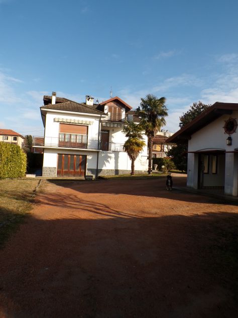 Varano Borghi - Casa indipendente VISTA LAGO