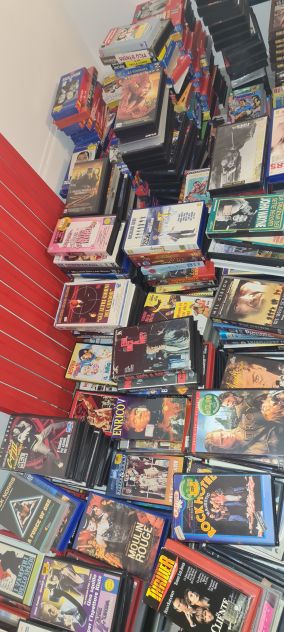 Più di 600 videocassette - Foto 4