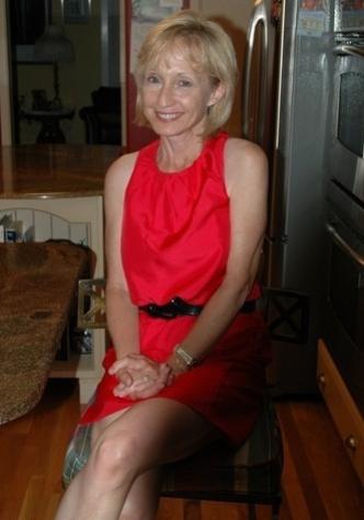 Donna di Portici, 63 anni. Fisico Magro Tel: