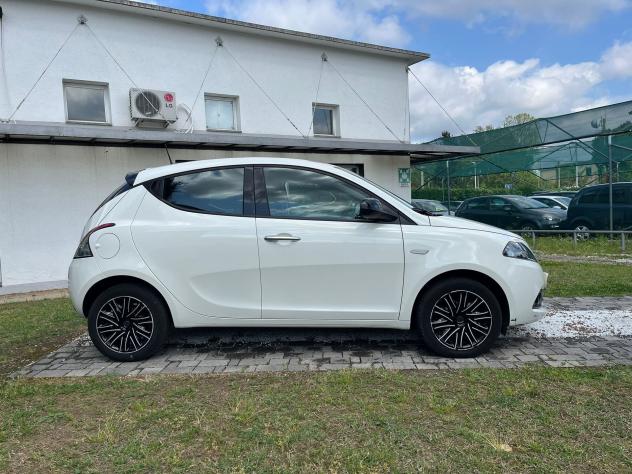 Lancia Ypsilon 1.0 FireFly 70cv Hybrid Gold - Foto 6
