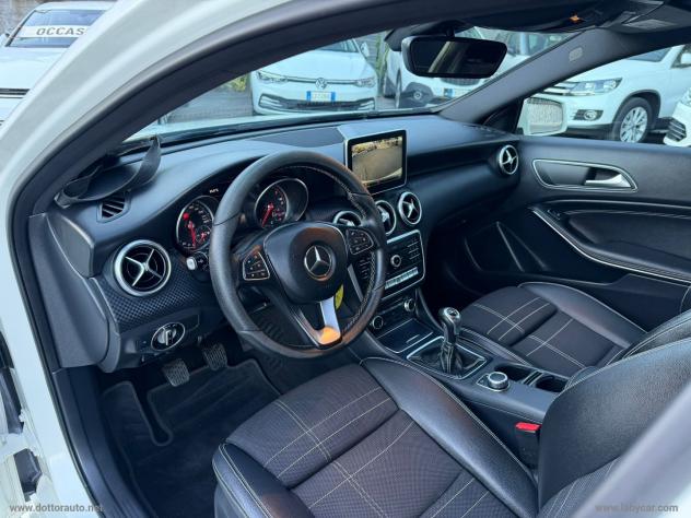 MERCEDES-BENZ A 180 d Premium - Foto 10