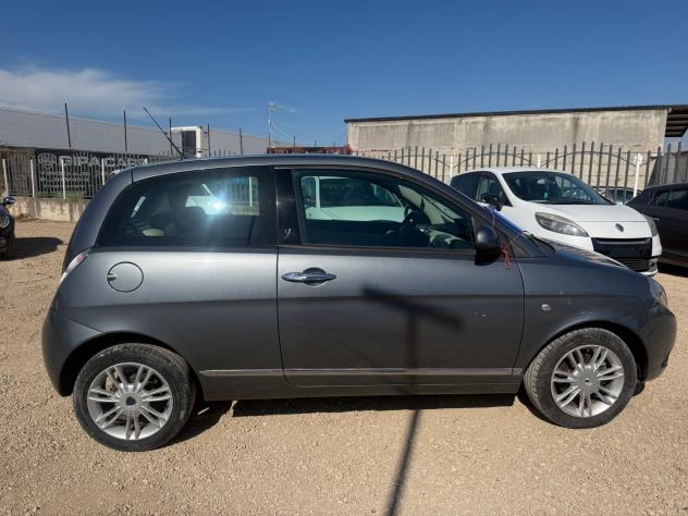Lancia Ypsilon 1.2 69 CV Argento - Foto 4