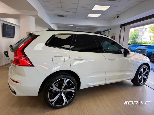 VOLVO XC60 (2017--) XC60 B4 (d) AWD Geartronic R-design - Foto 3