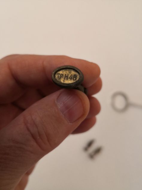 Soldatini (4 pz) in metallo scuro, da collezione + 1 fuori collezione in regalo. - Foto 3