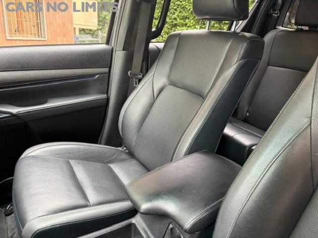 TOYOTA Hilux 2.4 D-4D A/T 4WD 4 porte Double Cab Invincible rif. 23826308 - Foto 5