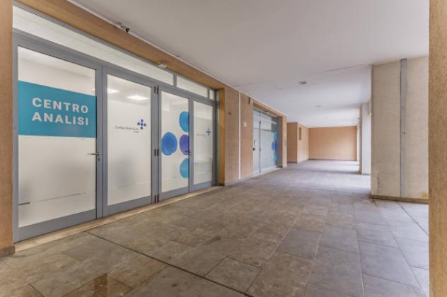 Immobile di 373 m² in vendita a Bari - Foto 3