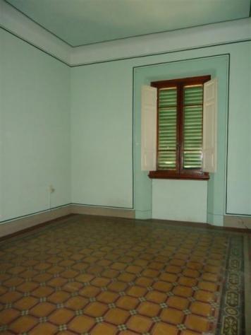 PALAZZO di 30 vani e di 1040 mq (CASTELFIORENTINO) rif. C 150 - Foto 8
