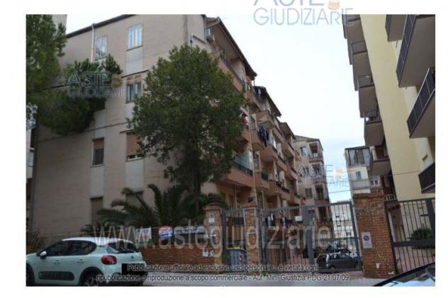 IMMOBILI-IMMOBILE RESIDENZIALE-Via Giuseppe Lombardo Radice 18