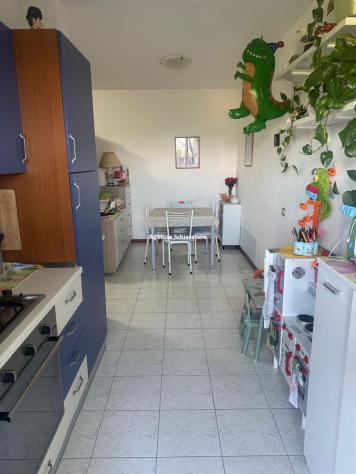 BOTTEGA VENDESI APPARTAMENTO CON DUE CAMERE E GARAGE DOPPIO