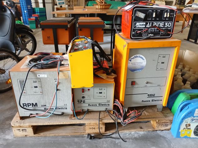 Stock n.8 carica batterie professionali – Telwin e Nuova Elettra