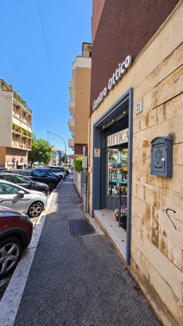 PORTUENSE/VILLA BONELLI – AFFITTASI NEGOZIO CON VETRINE SU STRADA - Foto 5
