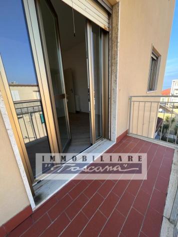 APPARTAMENTO di 6 vani e di 100 mq (VIAREGGIO) rif. A1005 - Foto 4