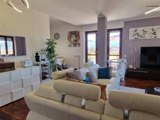 PRESTIGIOSO ATTICO zona CENTRALE con TERRAZZO DI 100 MQ. - Foto 2