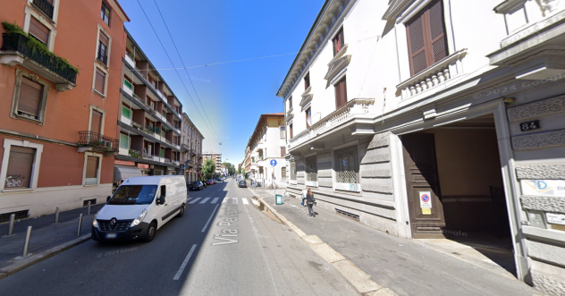 Bilocale arredato con doppio balcone Affori
