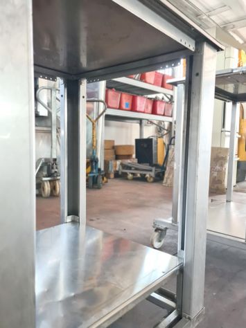 tavolo inox con ruote e ripiano usato - Foto 3