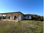 Villa monopiano con ampio giardino