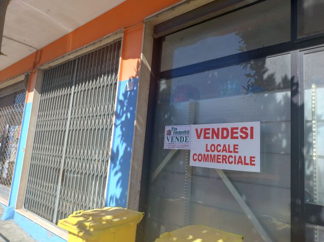 FinImmobil VENDE in Guagnano (LE), alla Via V.Veneto n.23 Locale Commerciale