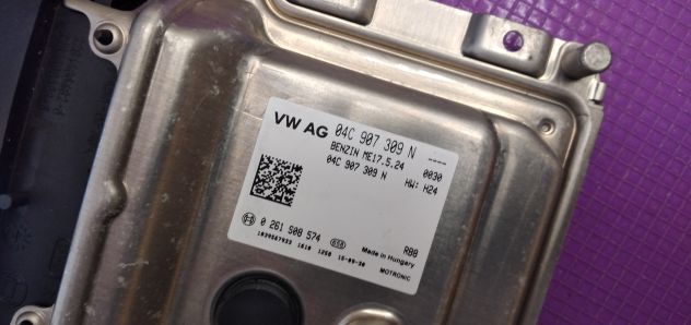 ECU ME17 5 24 0261S08574 VAG 04C907309N 1.0 VW UP HW H 24 - Foto 2