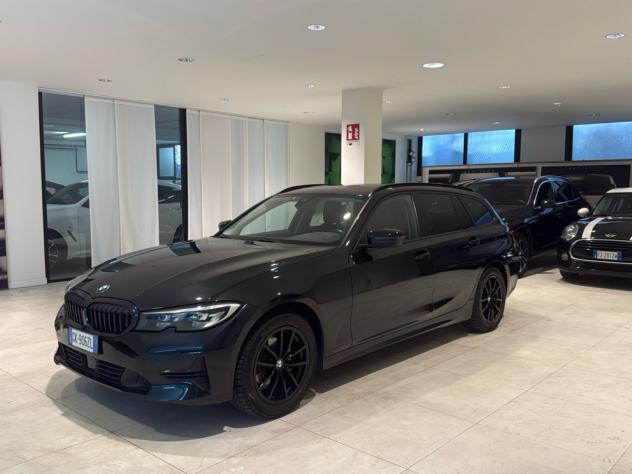BMW Serie 3 318d Touring MHEV auto Navi Cruise Black Pack