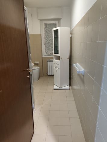 Fittasi posto letto in appartamento completamente arredato e con tutti i comfort - Foto 2