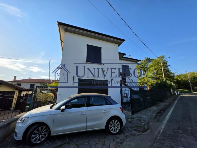 VILLETTA SINGOLA CON GIARDINETTO E BOX RISTRUTTURATA - Foto 2