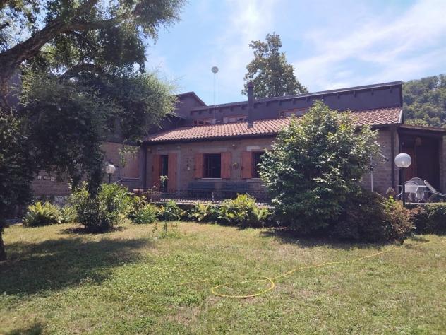 PUNTA DEL LAGO - Villa indipendente con grande parco privato