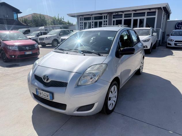 Toyota Yaris 1.0 5 porte Luxury pack - Foto 2