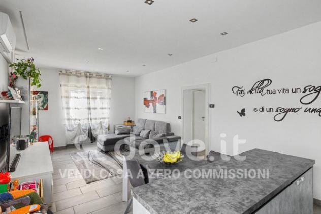 Appartamento di 85 m² con 3 locali e box auto in vendita a Luino - Foto 4