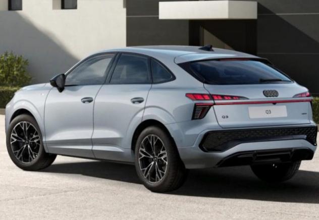 AUDI Q3 SPB TFSI 195 kW S tronic quattro S Line edition rif. 23757653 - Foto 2