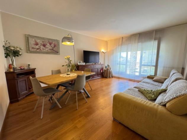 Appartamento di 100 m² con 4 locali e box auto in vendita a Cadoneghe