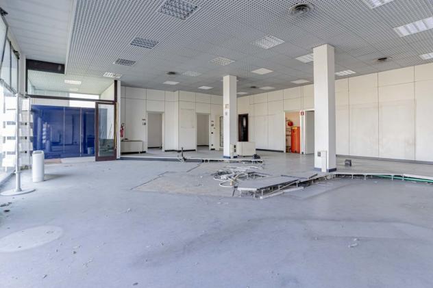 Oltre 3 vetrine in affitto a Sassuolo - Foto 2