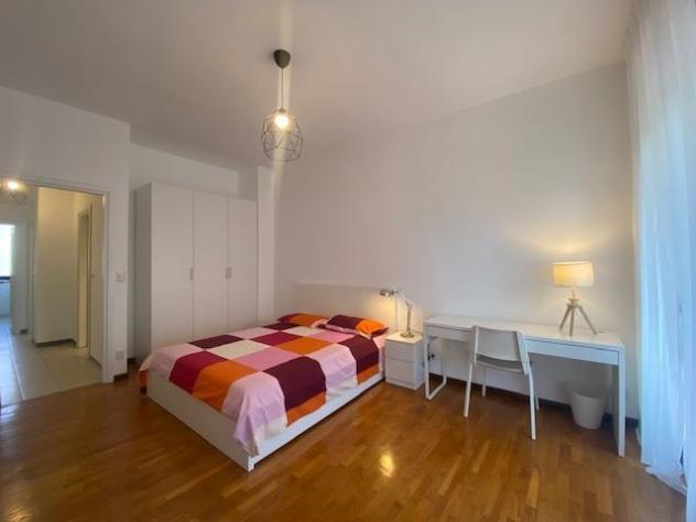 Camera arredata in elegante appartamento zona Valentino - Foto 4