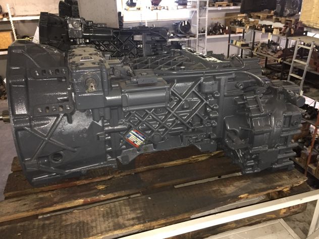 Cambio REVISIONATO ZF IVECO 16S151 + IT RAPP. 16.47-1.00 8851706