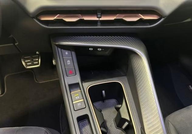 CUPRA Terramar Terramar 1.5 eTSI 150CV DSG TETTO PANORAMA APRIBILE MATRIX SOUND SYSTEM ACC mod. 2026 - Foto 9