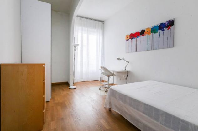 Appartamento di 16 m² con più di 5 locali in affitto a Milano