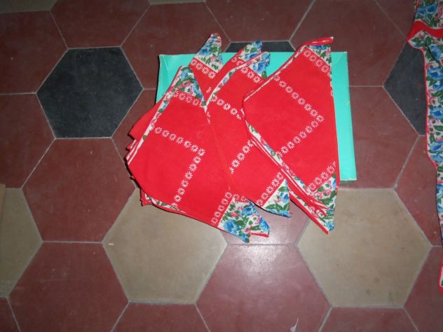 TOVAGLIA FANTASIA ROSSO E BLU RETTANGOLARE