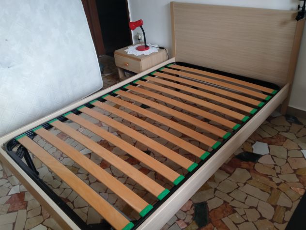 Armadio e letto in frassino fornito rete a doghe - Foto 2