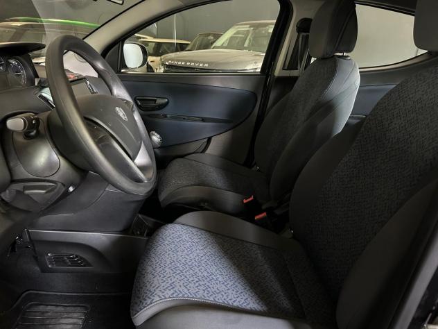 Lancia Ypsilon 1.0 FireFly 70cv Hybrid - Foto 8