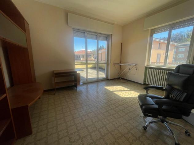 cst500 - ampio trilocale tutto balconato, box cantina e posto auto-- solo 750 € inclusi riscaldamento acqua e spese condominiali - Foto 9