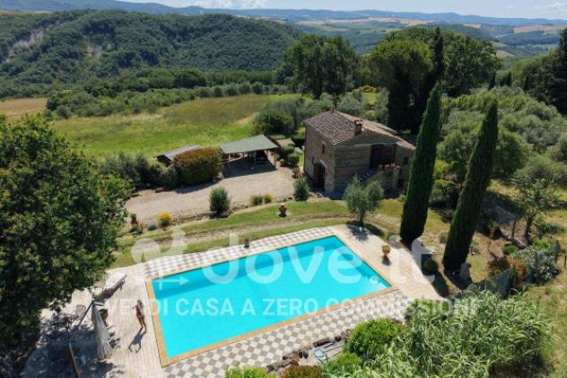 Rustico / Casale di 160 m² con più di 5 locali e posto auto in vendita a Pienza - Foto 4