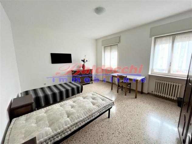 URBINO - Ampio quadrilocale con garage - Foto 2