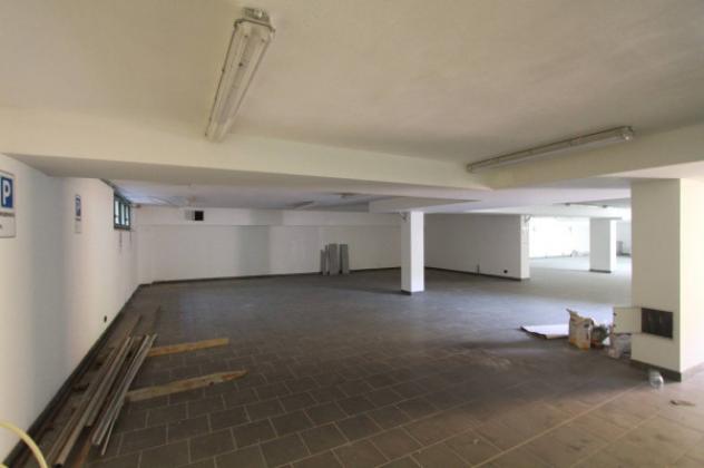 Immobile di 1731 m² con più di 5 locali in vendita a Pero - Foto 17
