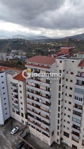 Pentalocale in vendita a Potenza