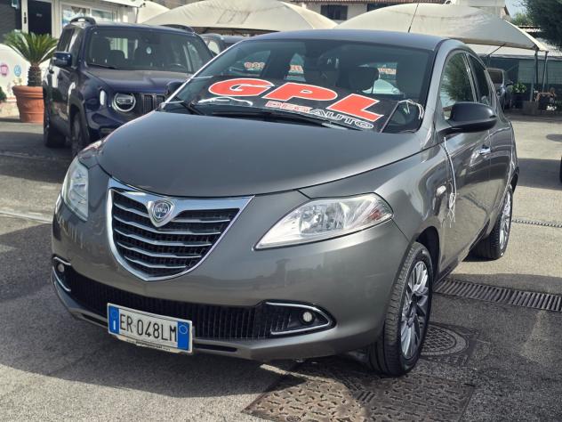 Lancia Ypsilon 1.2 GPL 69cv Ecochic Gold - Foto 3