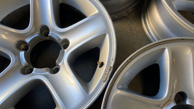 Cerchioni in lega 16 pollici originali Suzuki Gran Vitara del 2005 - Foto 13