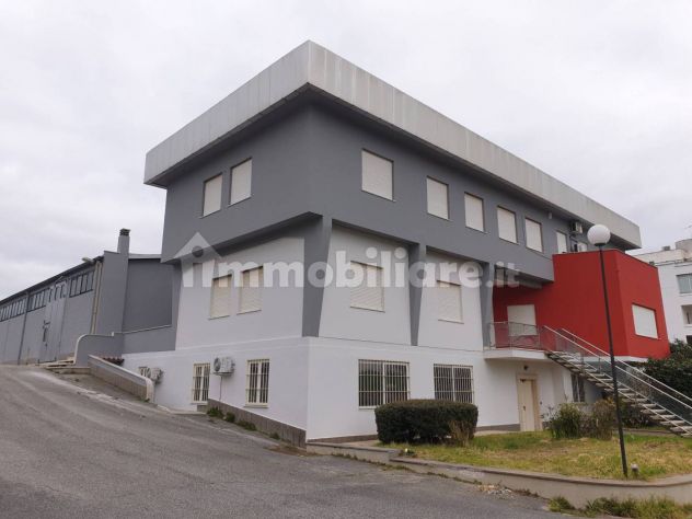 POMEZIA CAPANNONE MQ. 2250 COMPLESSIVI AFFITTASI - Foto 2