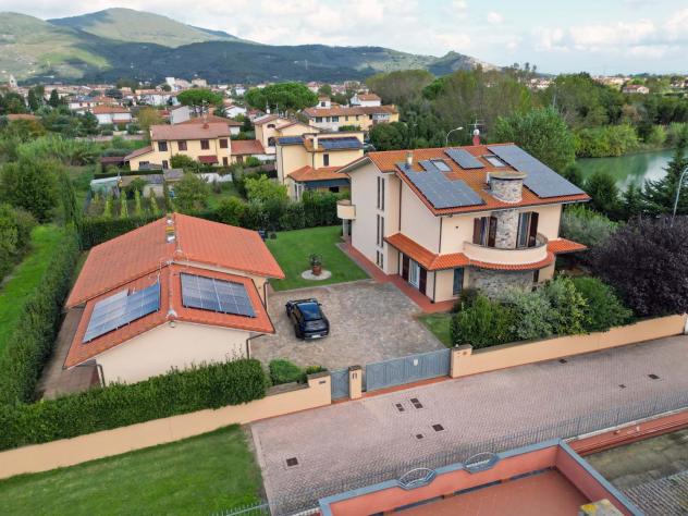 Villa in vendita a Cascina 420 mq Rif: 574808