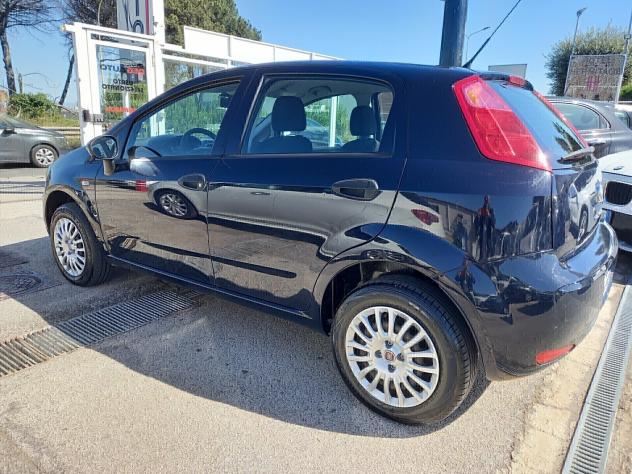 Fiat Punto 1.4 Natural Power 5porte Street 2017 - Foto 7